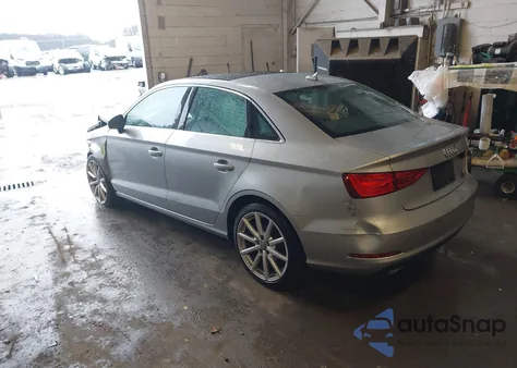 2015 Audi A3 2.0T Premium z USA, uszkodzony, nr VIN WAUEFGFF7F1033683